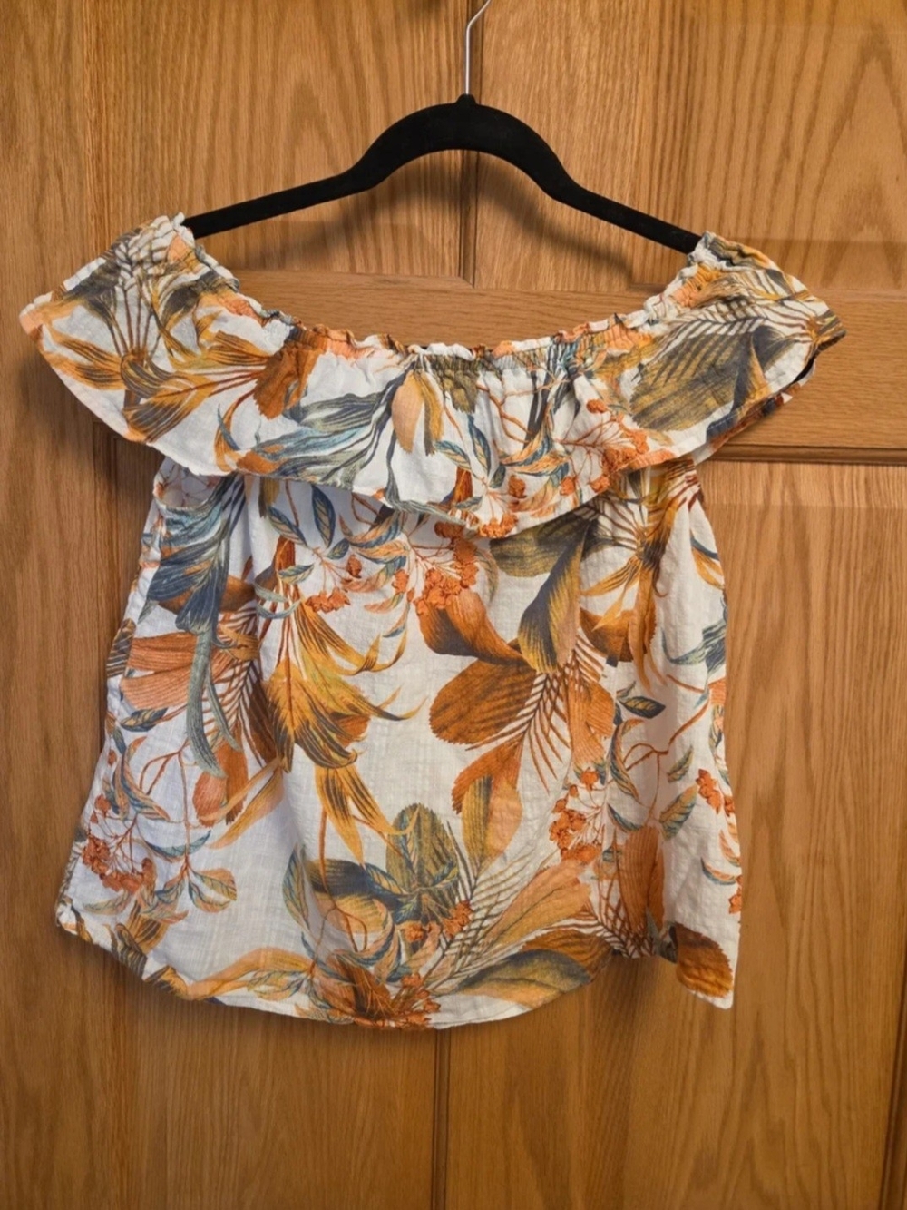 Women- Off-Shoulder Ruffle Top